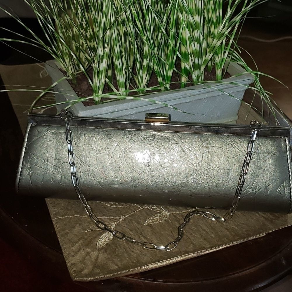 4@30.00 or 15.00 LADIES Handbag𝅺 by NICOLE LEE